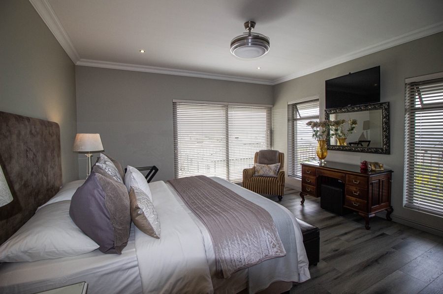 6 Bedroom Property for Sale in Kleinbaai Western Cape